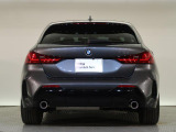 BMWのお車は、走行の安定性とコーナリングの良さを追求し、思い通りにハンドルの操作可能です。試乗車もご用意しておりますので、ぜひ&ldquo;駆け抜ける歓びをご体感ください!