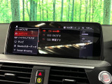 ●純正ナビ:一体感のあるナビは、高級感ある車内を演出してくれます。オーディオ機能も充実しておりますので、運転もより楽しめます♪