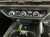 運転席/助手席シートヒーターで寒い日もすぐに温かくなり快適に過ごせます。3段階の温度調整が可能です