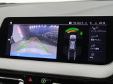【バックカメラ】前後クリアランスソナー付なので、駐車が苦手な方でも安心です。ガイドの表示・非表示も切り替え可能です。