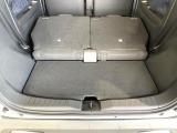 普段のお買い物や通勤、送迎等に十分な荷室スペースを確保しております。セカンドシートを倒すと、大きな荷物の積載も可能です♪