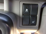 運転席シートヒーターで寒い日も暖かくすごせます。