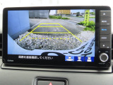 リアワイドカメラシステム!従来の視野に加えて、後方側方を約180&deg;まで見えるワイドビューと、後方を真上から見たような視野で駐車時などに便利なトップダウンビューの3つの視野があります!