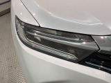 LEDヘッドライトは、点灯の瞬間から最大光量を発揮し、突然暗くなるトンネルなどでの安定感を高めます。