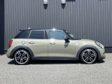 MINI正規ディーラーならではの品質の高い認定中古車を常時20台以上展示しております。
