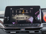 純正ナビゲーションになりマップ機能はもちろん、音楽もBluetooth接続で楽しいドライブができます。