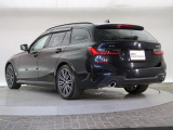 一目で伝わるBMW特有のスポーティーなプロポーションは、BMWの走行性能を生み出すのに欠かせない要因の一つです。細部まで拘りぬいたお車をぜひ一度ご覧ください!