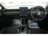 とても握りやすいステアリング!運転手の気持ちがそのまま伝わるかのような反応をしてくれます!小物入れや各ボタンの配置にこだわり、とても使いやすいです !視認性も良好なのでロングドライブもお任せ下さい!