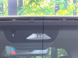 【トヨタセーフティセンス】走行中に前方の車両等を認識し、衝突しそうな時は警報とブレーキで衝突回避と被害軽減をアシスト。より安全にドライブをお楽しみいただけます。