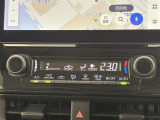 オートエアコンは温度を設定するだけで、自動で風量などを設定してくれます。運転しながら操作も必要ないので、安全性も向上します。