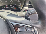 マニュアル車のような感覚でアクセルオフ時の減速度を選択できる、減速セレクター付きです!