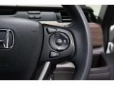 Hondaセンシングの機能のひとつ、アダプティブクルーズコントロール付!アクセルから足を離しても設定したスピードと前車との車間を保ち走行してくれます!車線維持もアシスト☆高速道路で疲労軽減ですね☆