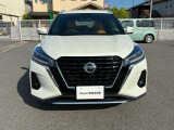 日産のブランドを象徴するVモーショングリルです。