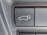 重たい電動バックドアも電動で開閉ができるので荷物を持っていても楽に開閉ができます!
