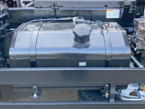 燃料タンクは200Lです。