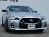 LEDヘッドライト・LEDフォグランプ。ハイビームアシスト・ヘッドランプをハイビームにして走行中、前方の対向車や先行車がいたり、明るい場所を走行すると自動でロービームになります。