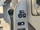 ドアミラーは、電動で開閉します。