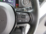 Hondaセンシングの機能のひとつ、アダプティブクルーズコントロール付!アクセルから足を離しても設定したスピードと前車との車間を保ち走行してくれます!車線維持もアシスト☆高速道路で疲労軽減ですね☆