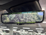 【デジタルインナーミラー】後席の大きな荷物や同乗者で後方が確認しづらい時でも安心!カメラが撮影した車両後方の映像をルームミラー内に表示。クリアな視界で状況の確認が可能です!
