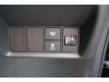 横滑り防止装置のVSAオフスイッチはこちら。