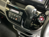 発進時から滑らかに加速する無段階変速のCVTはストップ&ゴーの多い街の中も快適です