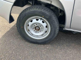 安全・安心な走行のために、納車前にダイハツのクルマを知り尽くしたエキスパートが基本性能に関わる機能や状態を徹底的に点検。消耗部品の交換など法定12ヶ月点検相当の点検・整備を実施しております