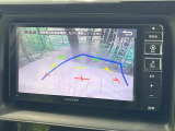 【バックカメラ】駐車時に後方がリアルタイム映像で確認できます。大型商業施設や立体駐車場での駐車時や、夜間のバック時に大活躍!運転スキルに関わらず、今や必須となった装備のひとつです!