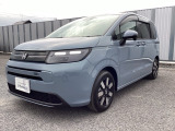 車名の由来:フリードはFreedom(自由)からの造語。従来の常識や定石にとらわれることなく、どこまでも自由な発想で追い求めたクルマという意味。また、free(自由な)+do(行動する)という意味