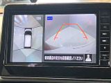 【アラウンドビューモニター】車を上から見下ろしているかのような映像で周囲の状況がひと目で確認、狭い駐車場に駐車するときも安心です♪
