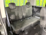3列目シートはもちろん状態良好☆大人でもゆったりと座って頂けますので、大人数でのお出かけもラクラクです♪ご家族で、気の知れた仲間で、ドライブに行くのが楽しみですね♪