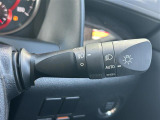 【オートライト(AUTO)】外の明るさをシステムが感知して、自動でヘッドライトが点灯します。ヘッドライトをつけ忘れを防ぐ便利機能です。