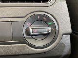 【オートライト(AUTO)】外の明るさをシステムが感知して、自動でヘッドライトが点灯します!ヘッドライトをつけ忘れを防ぐ便利機能です。