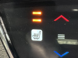 フロント両席にはシートヒーターが付いています!寒い日に便利な装備ですね。