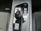 シフトレバー 近未来的なデザインで運転を楽しく演出します♪