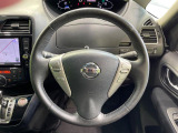 【純正革巻きステアリング】上質な革を使用することで、手にしっかり馴染みとても運転しやすいハンドルです♪