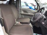 それぞれの分野のプロがお車の悩みや疑問に親身になって対応させていただきます。