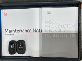 スマートキーは鍵をバッグに入れたままでもドアロックの開閉やエンジンのON・OFFができます。夜間や雨の日も鍵を探さなくて良いので便利です。