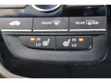 シートヒーター装備付き車!!座席に埋め込まれた電熱線によりシートを暖めることが出来る装備で、温められたシートは、寒い冬には最適です!!