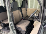 乗降がしやすい運転席。
