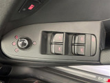 【パワーウインドウ】運転席のスイッチで、各席の窓ガラスの開閉ができます!あると便利ですよね!