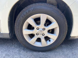 【タイヤ・ホイール】 純正15インチアルミホイール タイヤサイズ《185/65R15》になります。