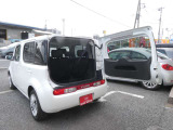 横開きで荷物の積み下ろしも楽々♪