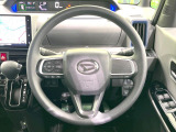 インテリアに合わせたデザインのステアリングは、運転される方のことも考え、運転しやすい形状、大きさです。是非一度、実際に触ってお確かめください。