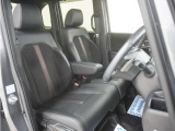 運転席のスペースはゆったりしていて、視界も広く確保されているので普段の運転からロングドライブまで快適です。