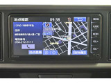 純正ナビを装備。タッチパネル式で使いやすく、お出かけもラクラクです。