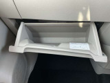 大容量グローブボックス