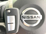 【キーレス】少し離れた場所からでもボタン一つでドアの開錠・施錠ができるのでとっても便利!ドアの鍵穴周りに傷をつけることもありません♪