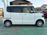 両側パワースライドドア付きで便利!小さなお子様も乗り降り楽々です♪スイッチは運転席にもありますよ!