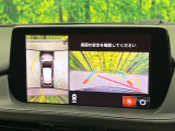 【マルチテレインモニター】車のフロントやサイドのカメラ画像を同時にモニター表示することで、悪路や狭い道を走行時でも周囲の状況確認ができ安心!本格SUVにうれしい装備です♪