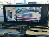 【アラウンドビューモニター】周囲を見渡せる映像で、スムースな駐車をサポートします
